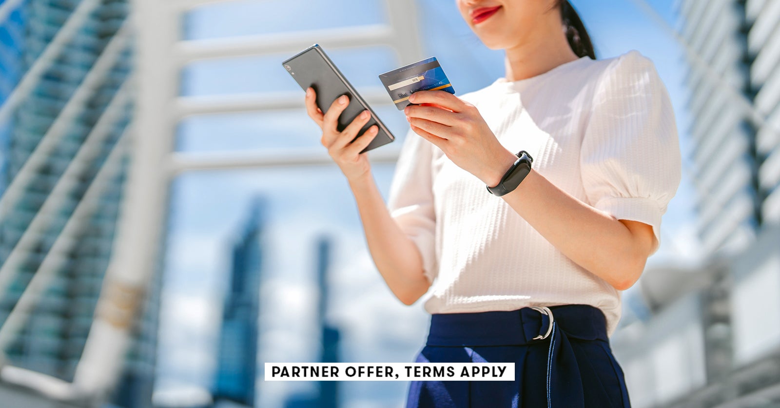 Amex EveryDay vs. Citi Strata: Earn points for no annual fee